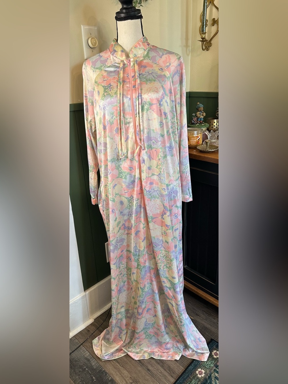 Vintage 70's Floral Caftan Lounger Zip Front Robe Sz M Pastel Spring Retro